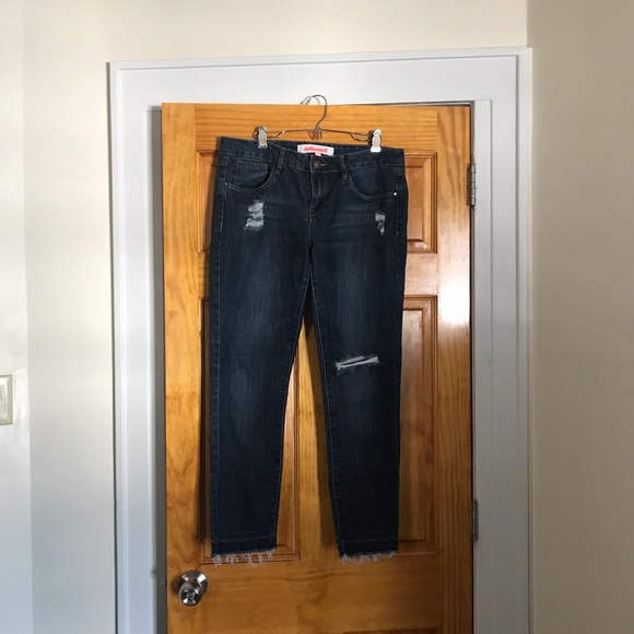 Dollhouse Denim - 🌹PRICE DROP🌹distressed skinny jeans